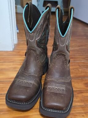 Justin Boots Women's Boots with Turquoise Trim
